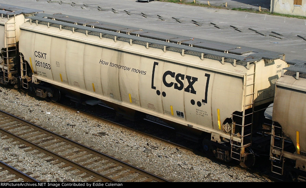 CSXT 261053